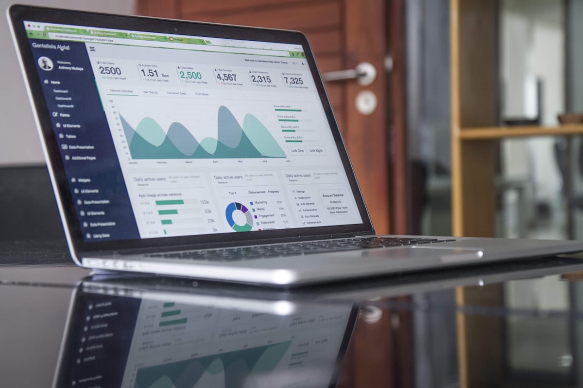 Développer son propre SaaS : comment transformer votre savoir-faire en produit logiciel rentable Développer son propre SaaS : comment transformer votre savoir-faire en produit logiciel rentable
